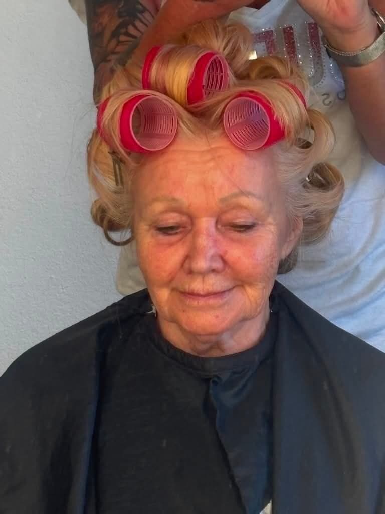Före – Deltagare före och efter styling, makeup och hår